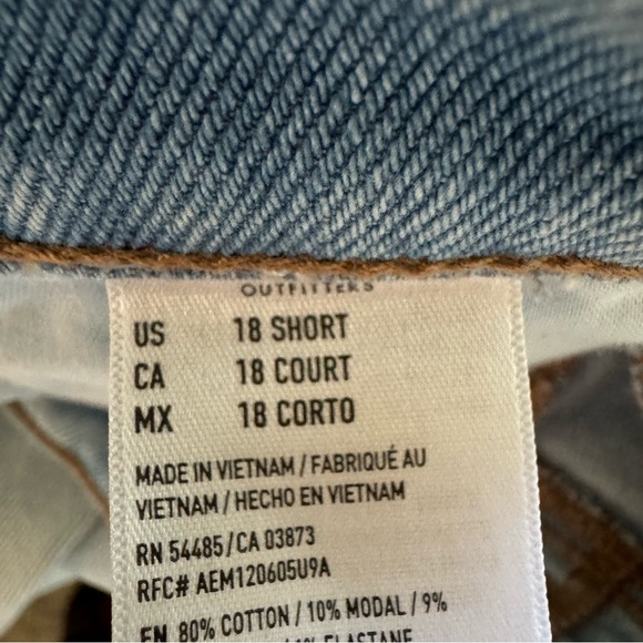 American Eagle Mom Jeans Size 18S - Picture 7 of 7